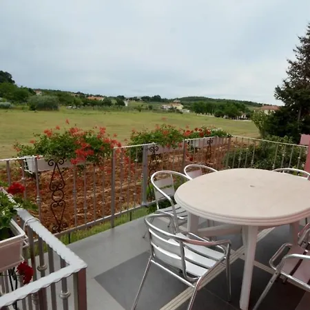 In Vrvari With Balcony, Air Conditioning, Wifi, Washing Machine ポレッチ