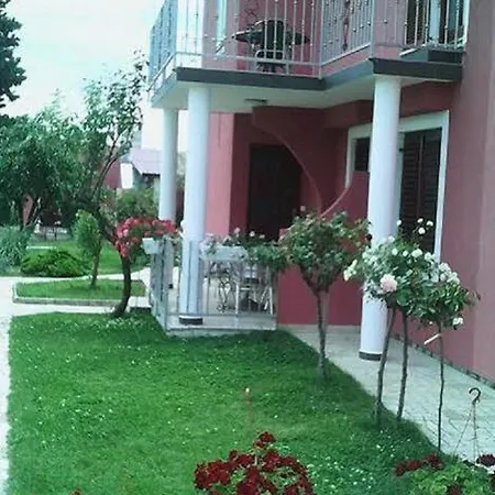 公寓 In Vrvari With Balcony, Air Conditioning, Wifi, Washing Machine 波雷奇