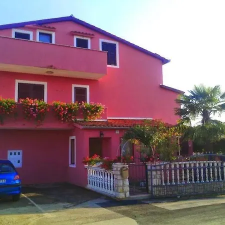 In Vrvari With Balcony, Air Conditioning, Wifi, Washing Machine 公寓 *